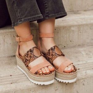 Crown Vintage Daylen Desert Rose Snake Print Wedge Platform Espadrilles